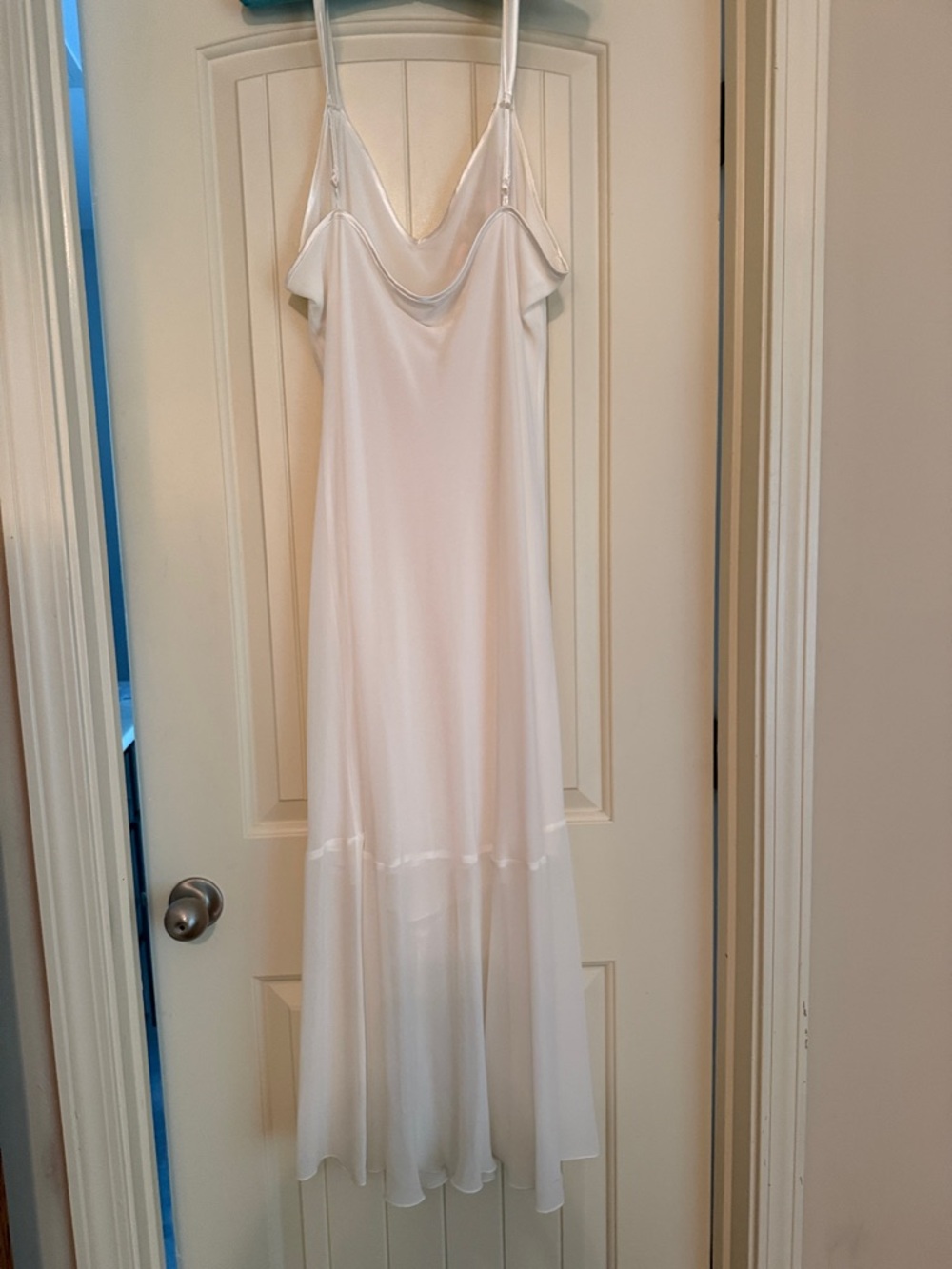 Linea Donatella White Sheer Robe with Pink Floral Embroidery - Picture 4 of 4
